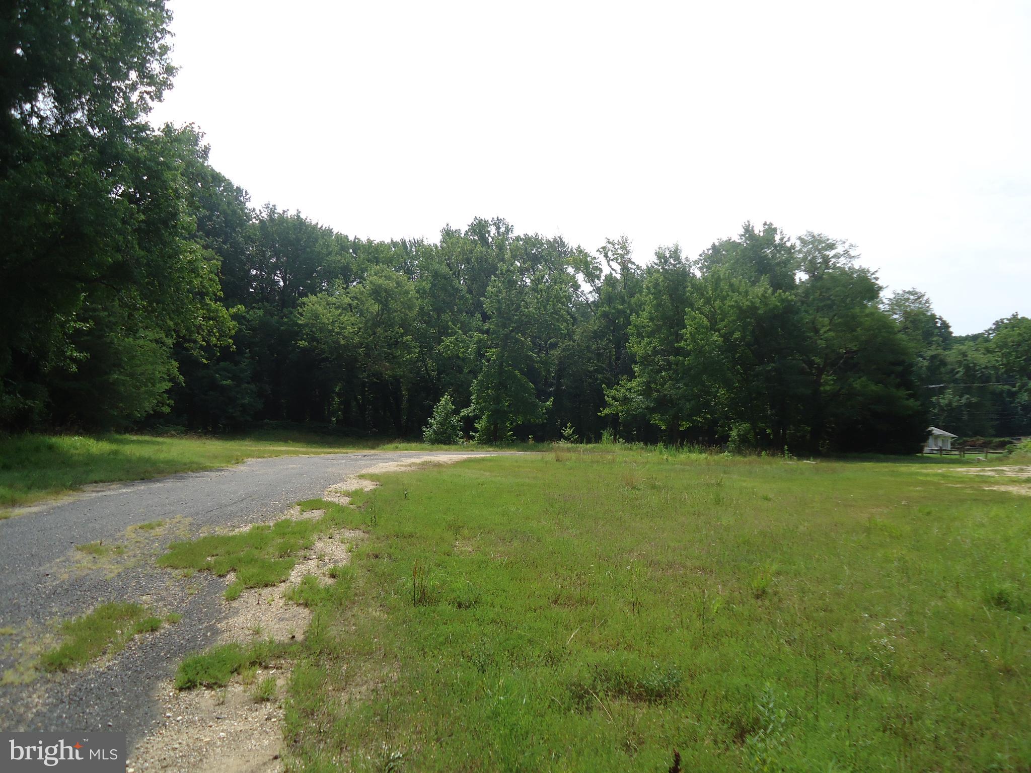 ANNAPOLIS ROADS - Land