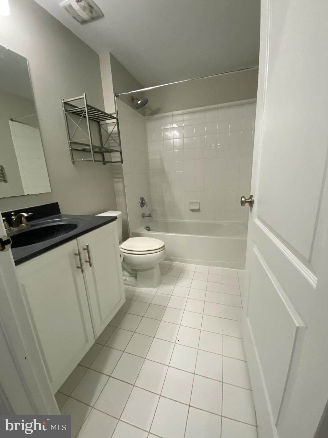 DOMINION VALLEY COUNTRY CLUB - Residential Lease