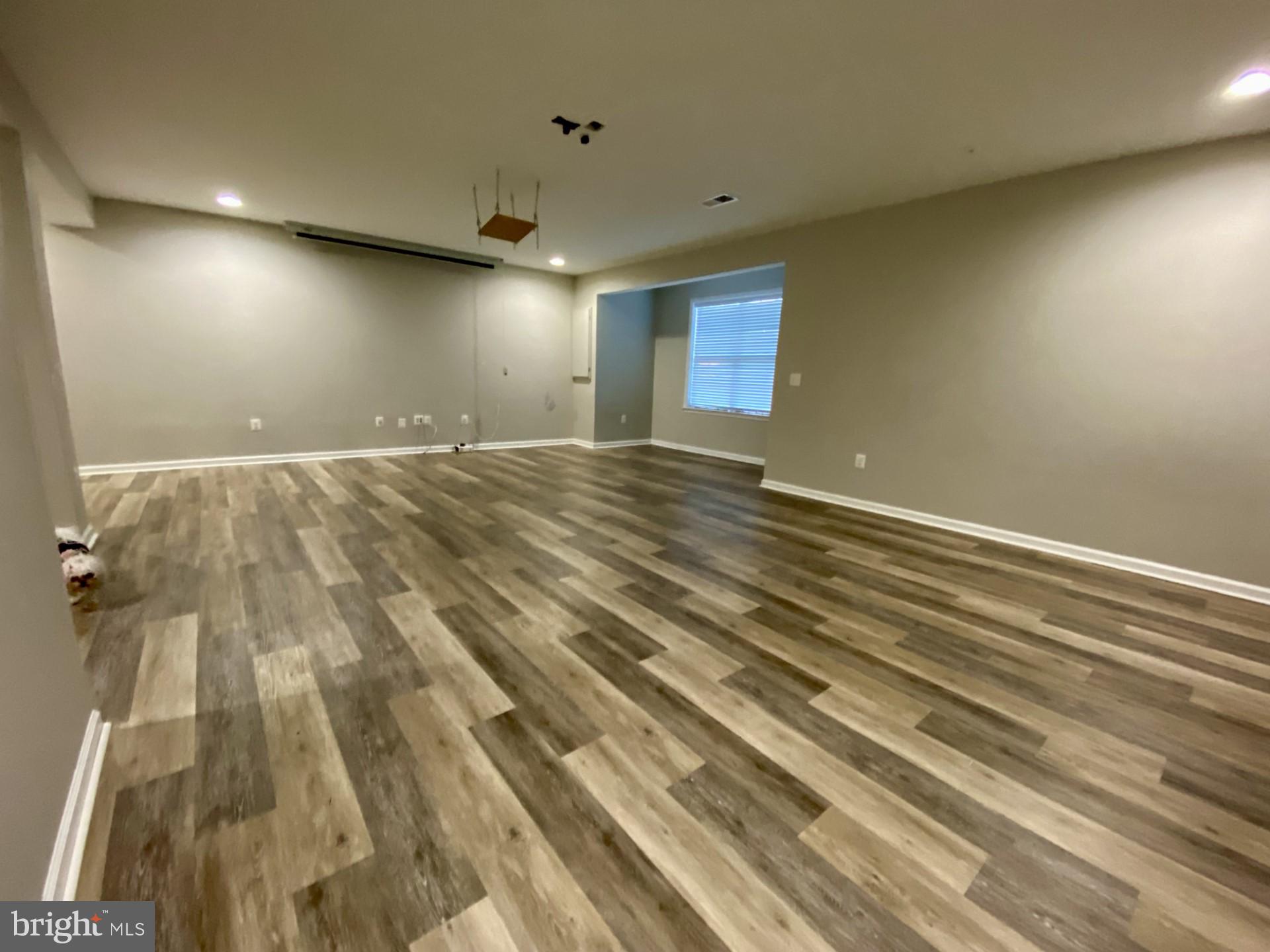 DOMINION VALLEY COUNTRY CLUB - Residential Lease