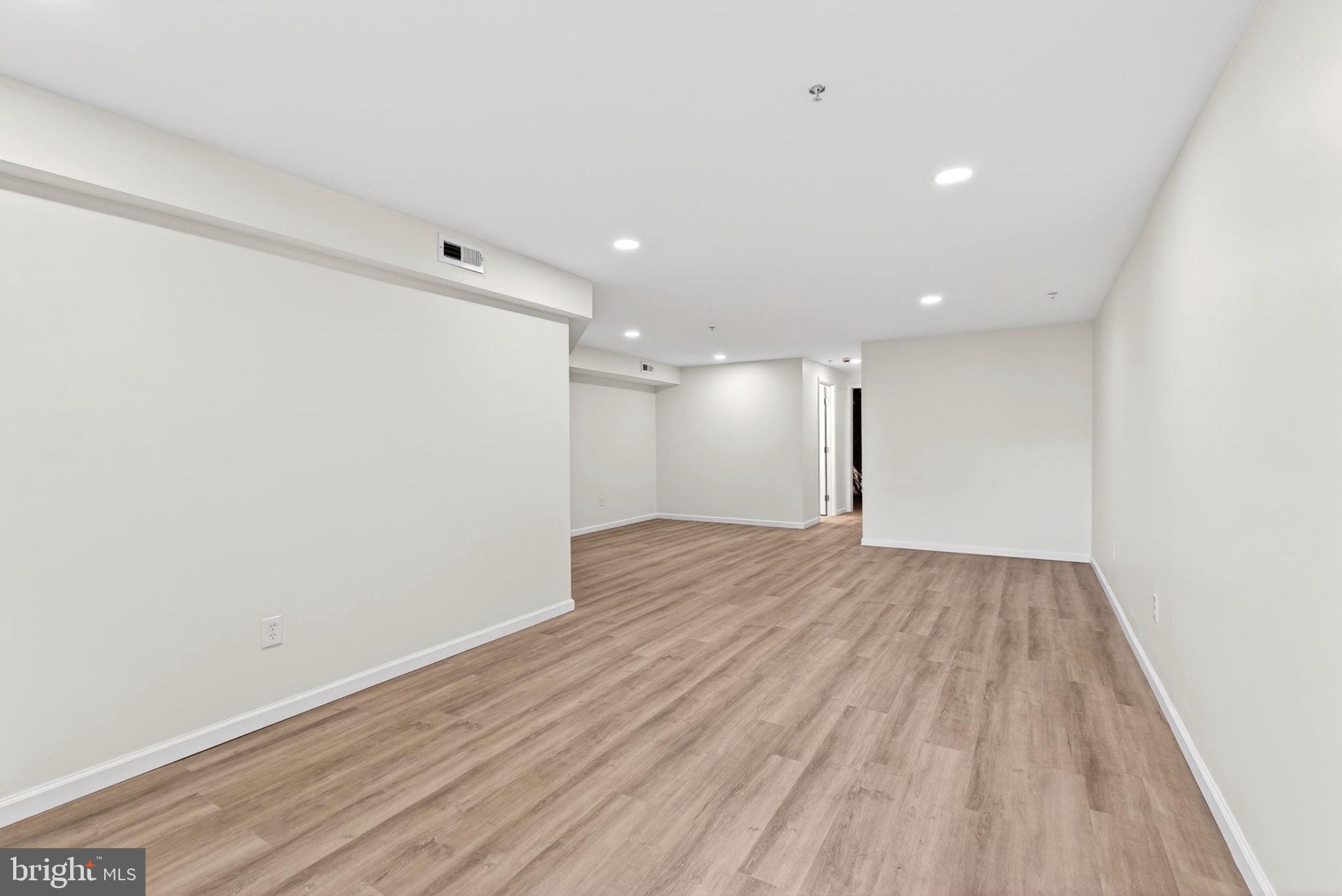 WINTERS RUN MANOR - Residential