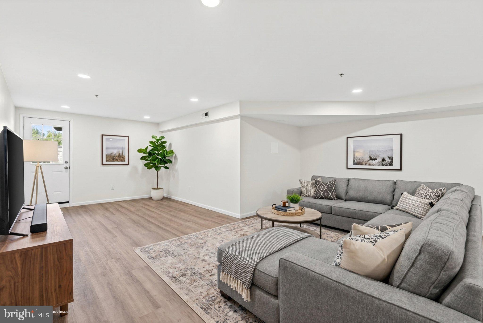 WINTERS RUN MANOR - Residential