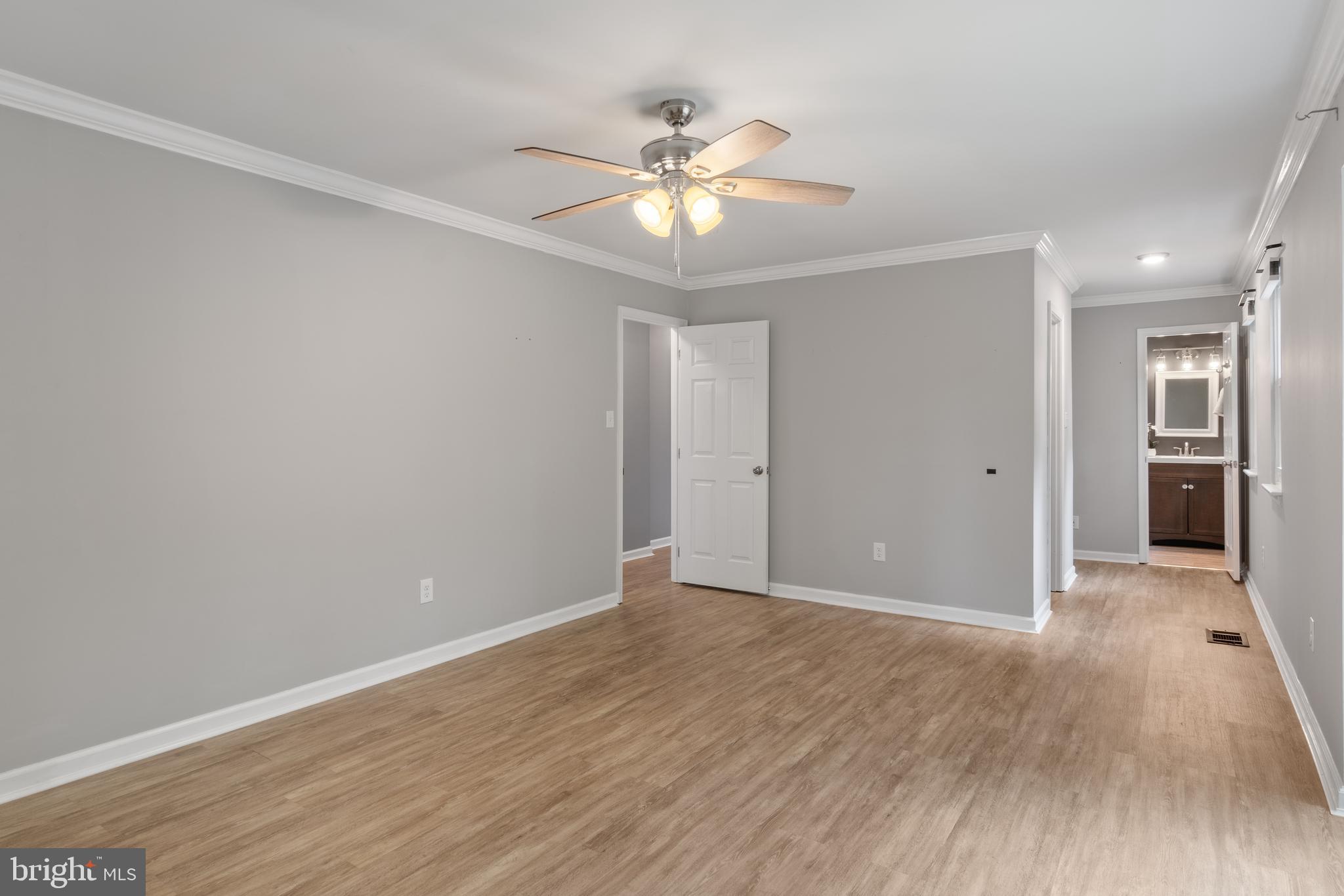 WALKERS VILLAGE - Residential