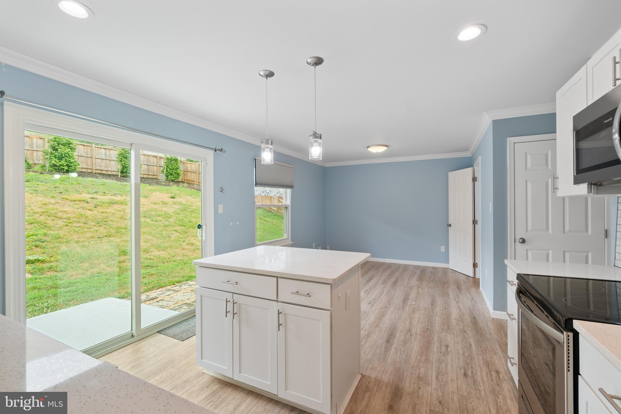 WALKERS VILLAGE - Residential