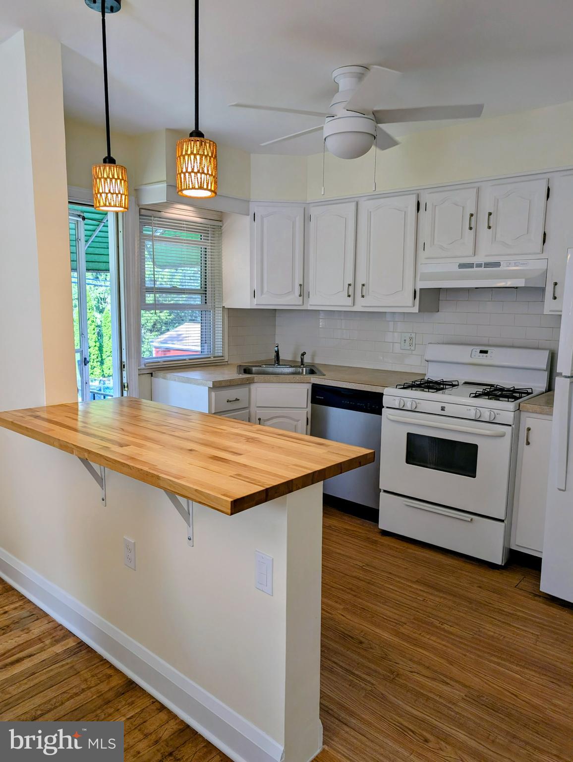 LAKE WALKER - Residential