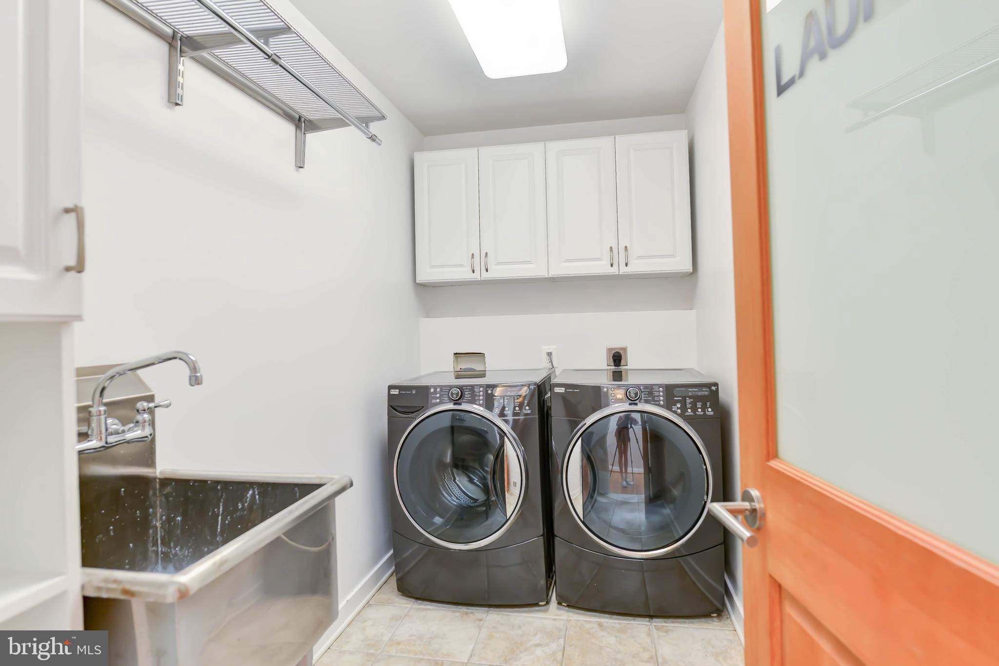 LAKE BARCROFT - Residential