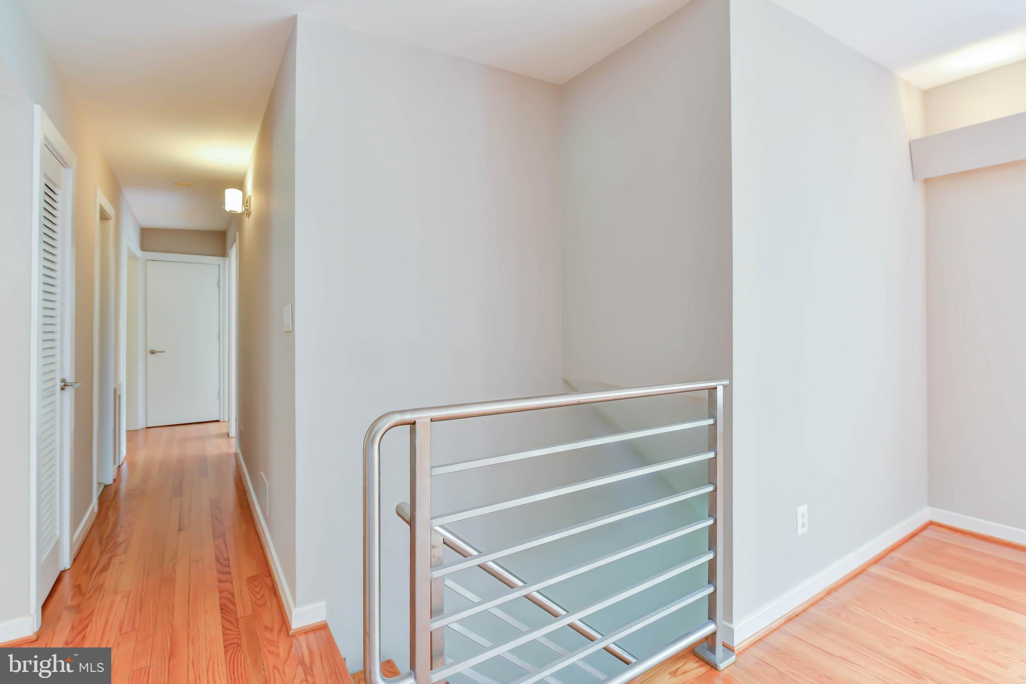 LAKE BARCROFT - Residential