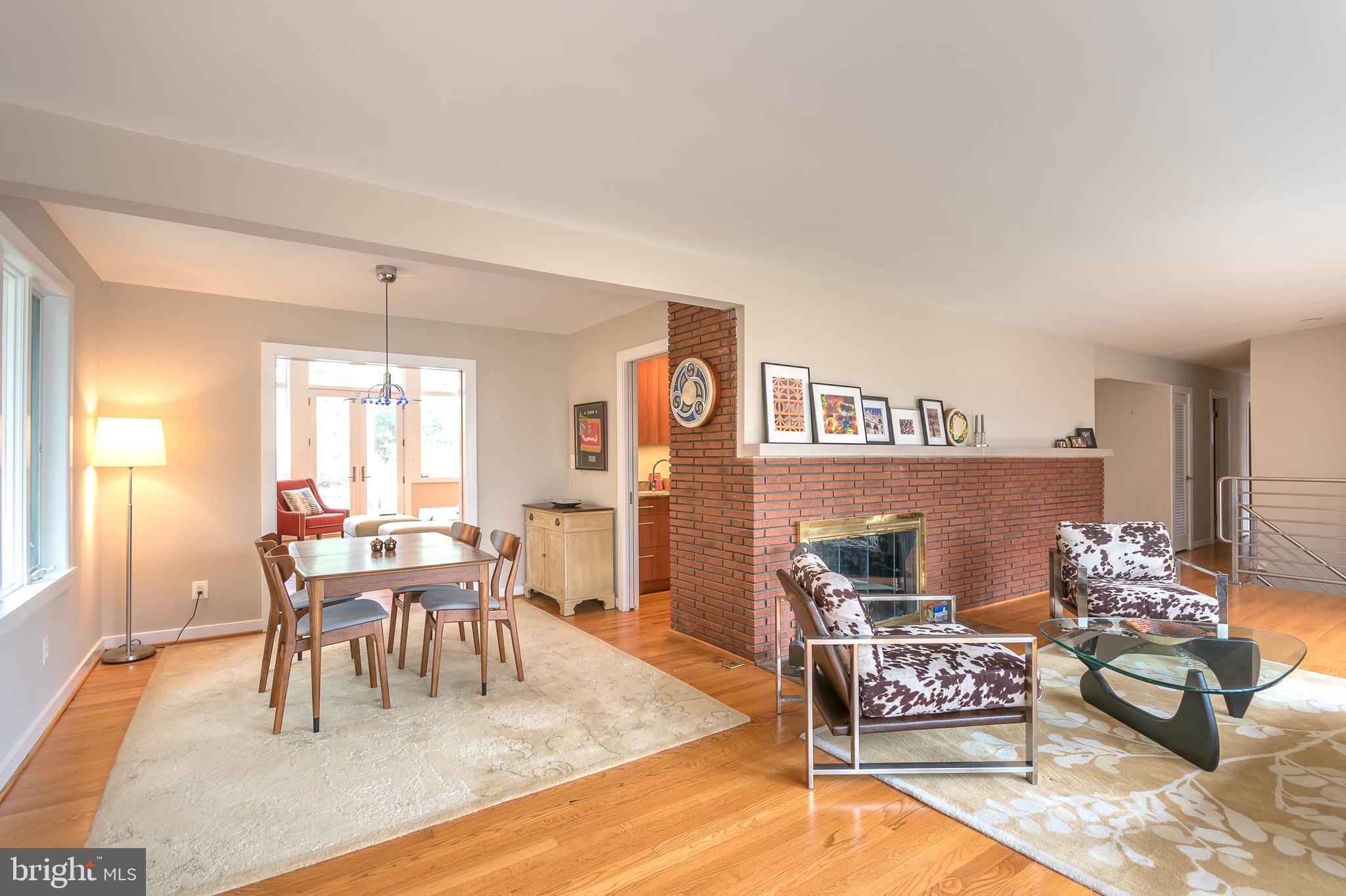 LAKE BARCROFT - Residential