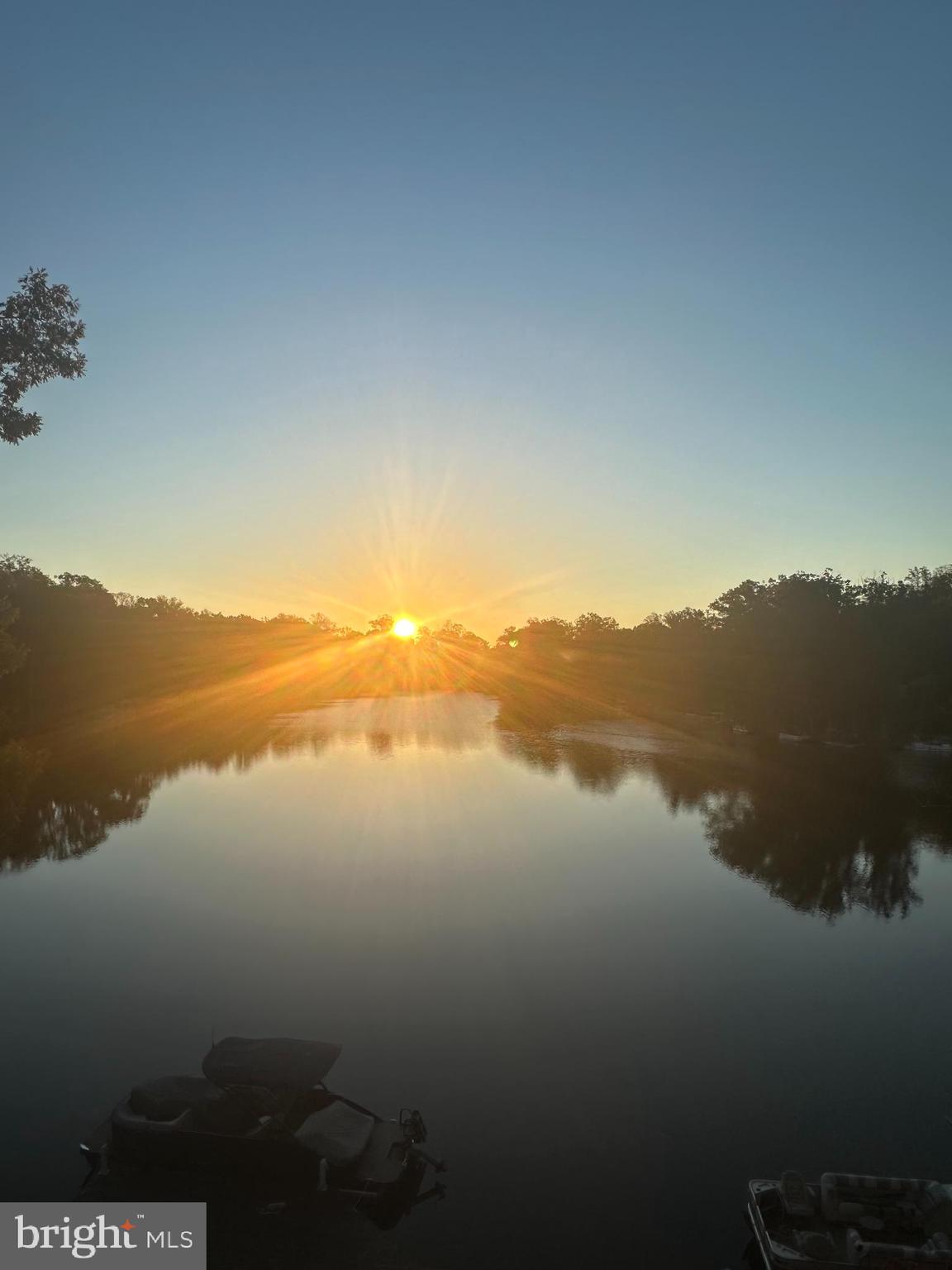 LAKE BARCROFT - Residential