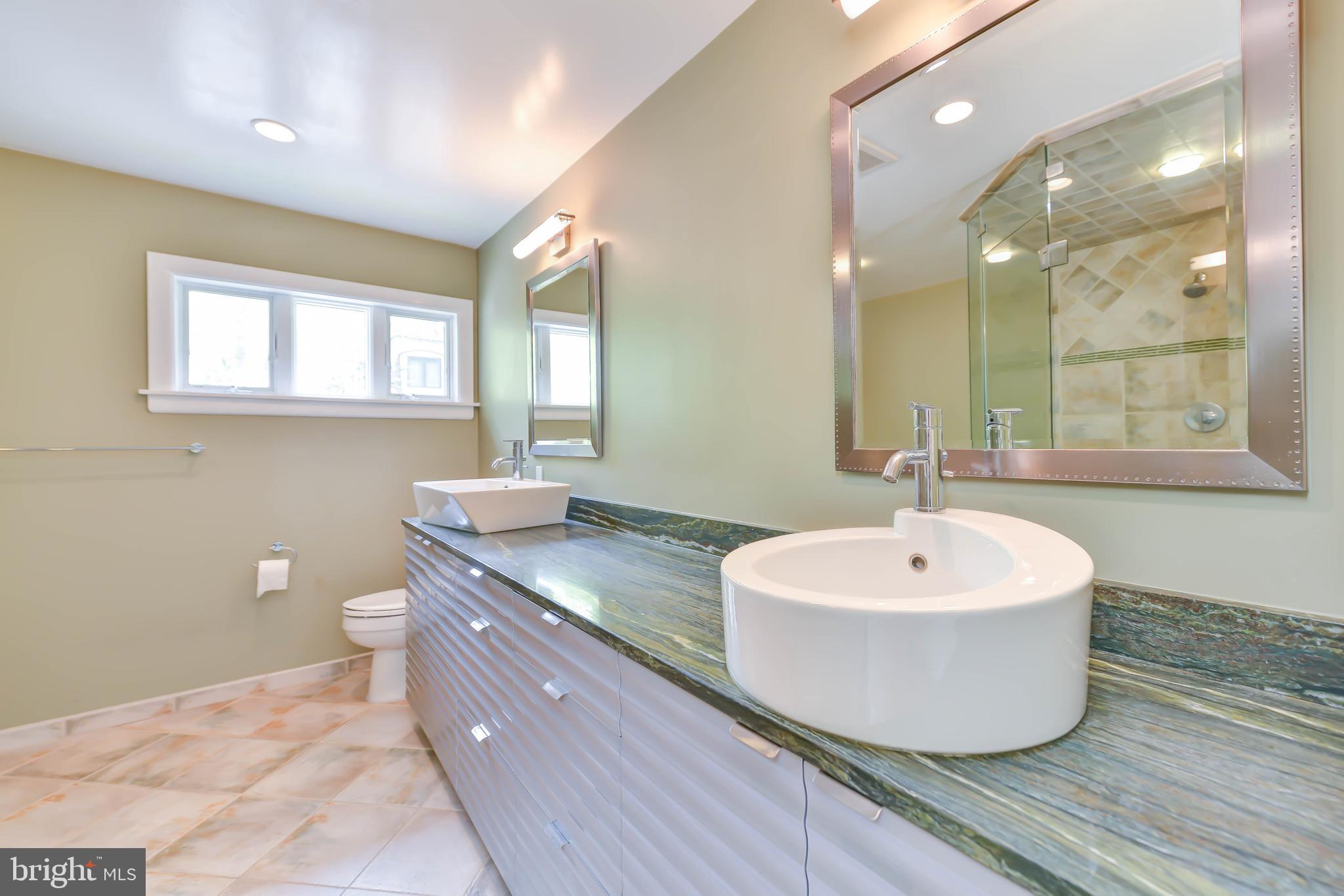 LAKE BARCROFT - Residential