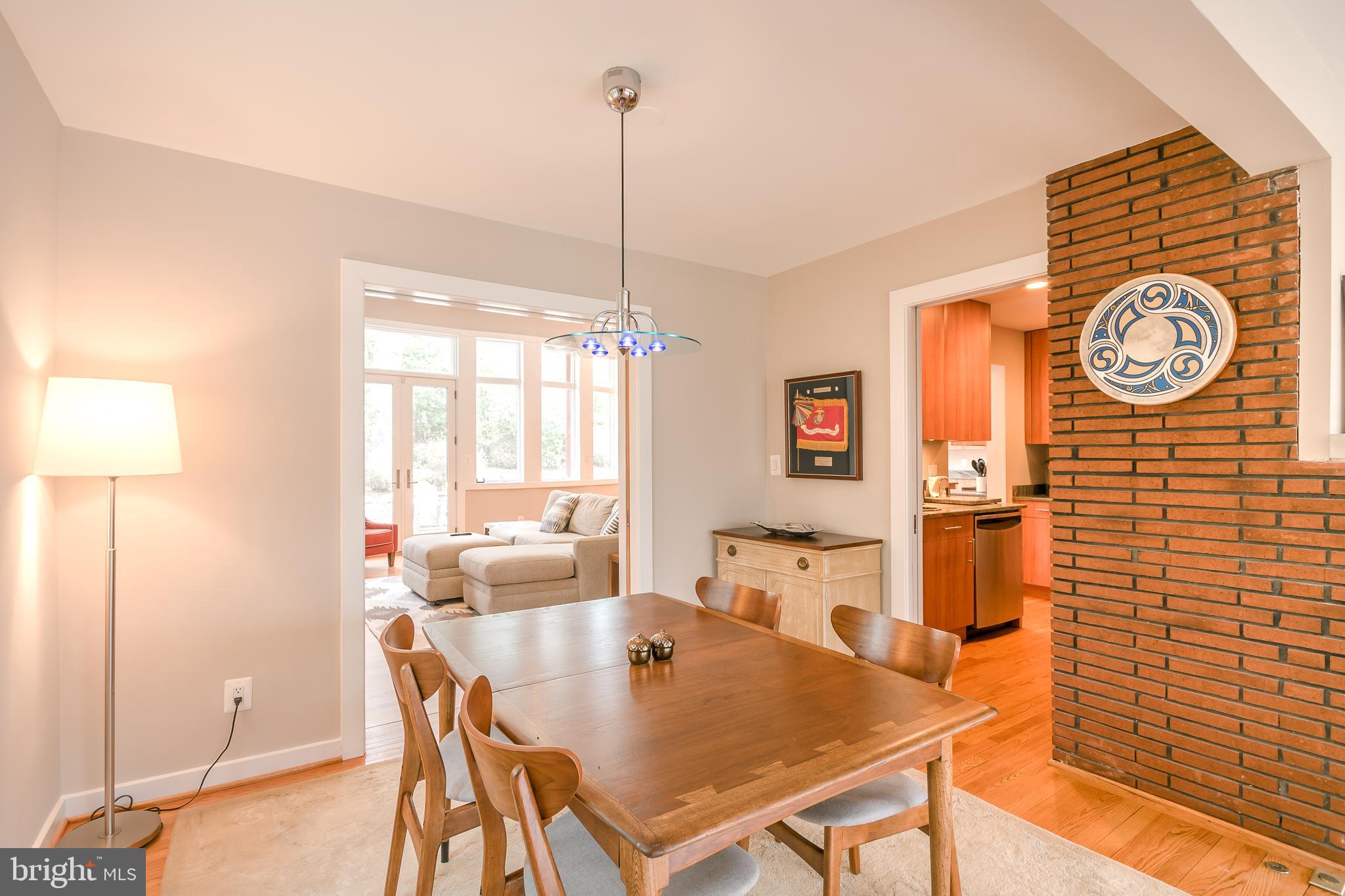 LAKE BARCROFT - Residential