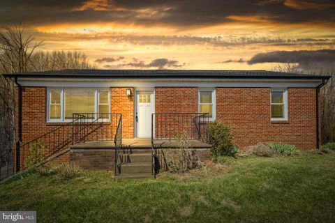 Homes For Sale - 15488 Bruces Lane Ln<br/> CULPEPER, VA 22701