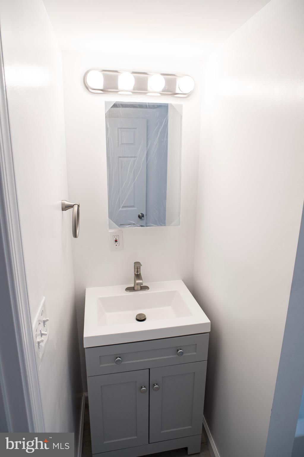 FORT WASHINGTON - Residential Lease