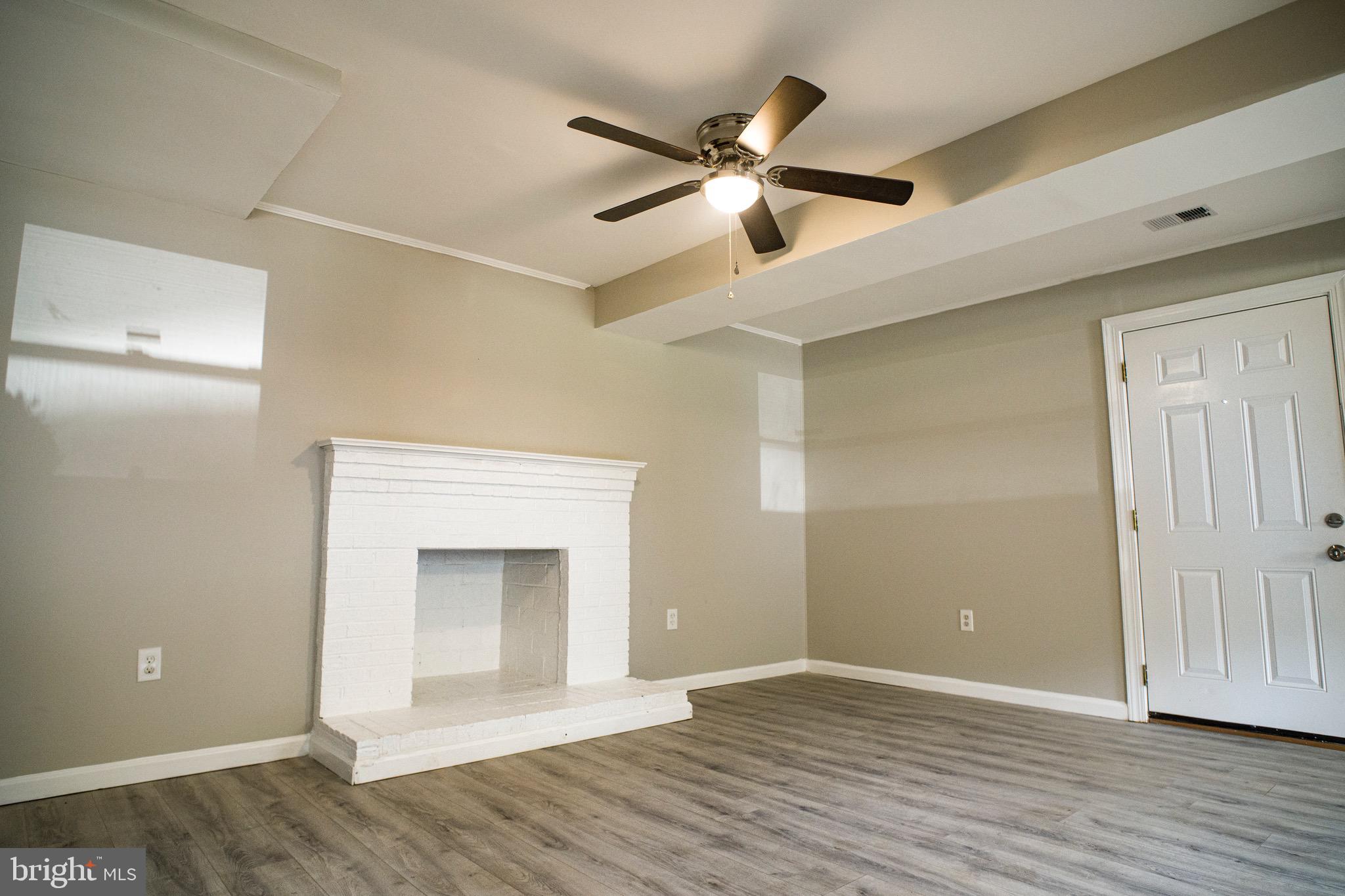 FORT WASHINGTON - Residential Lease