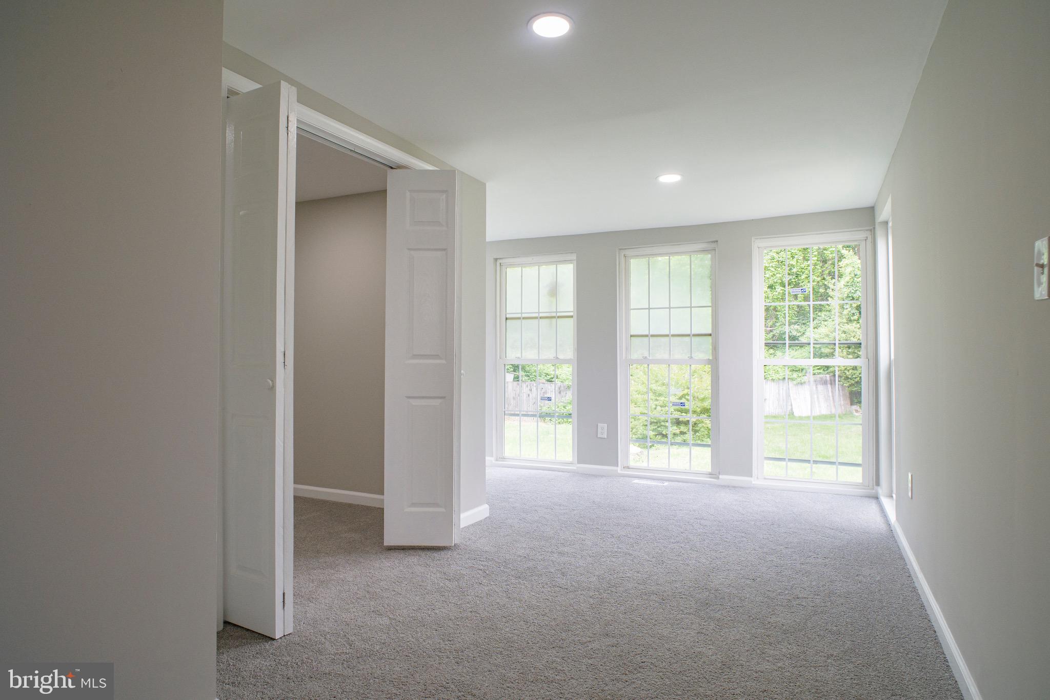 FORT WASHINGTON - Residential Lease