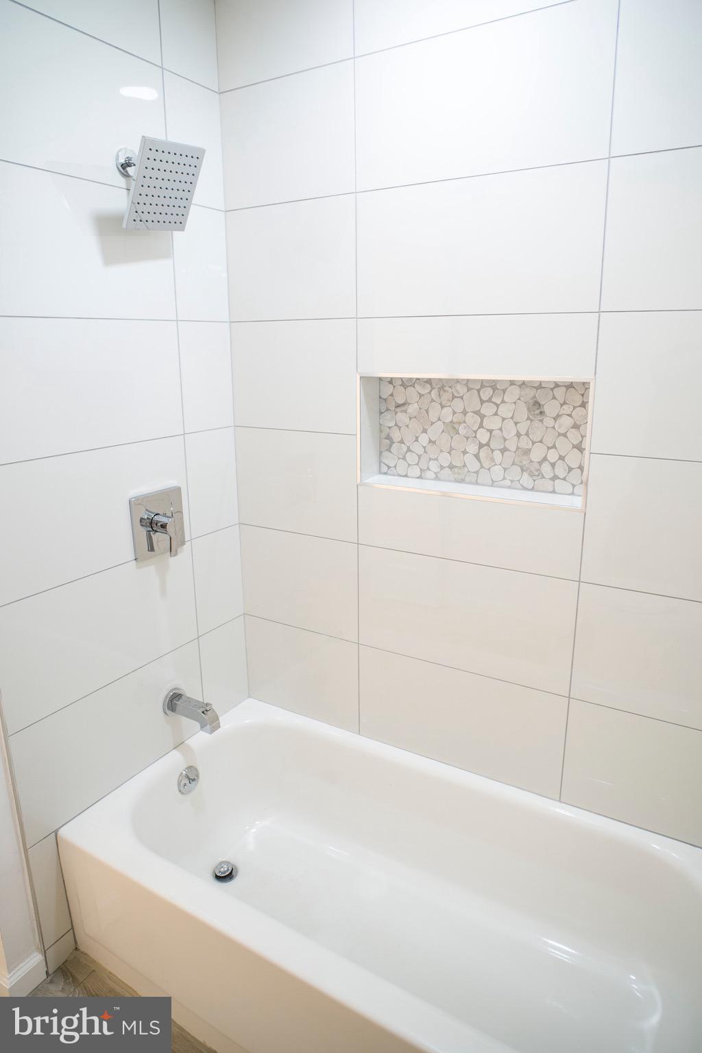 FORT WASHINGTON - Residential Lease