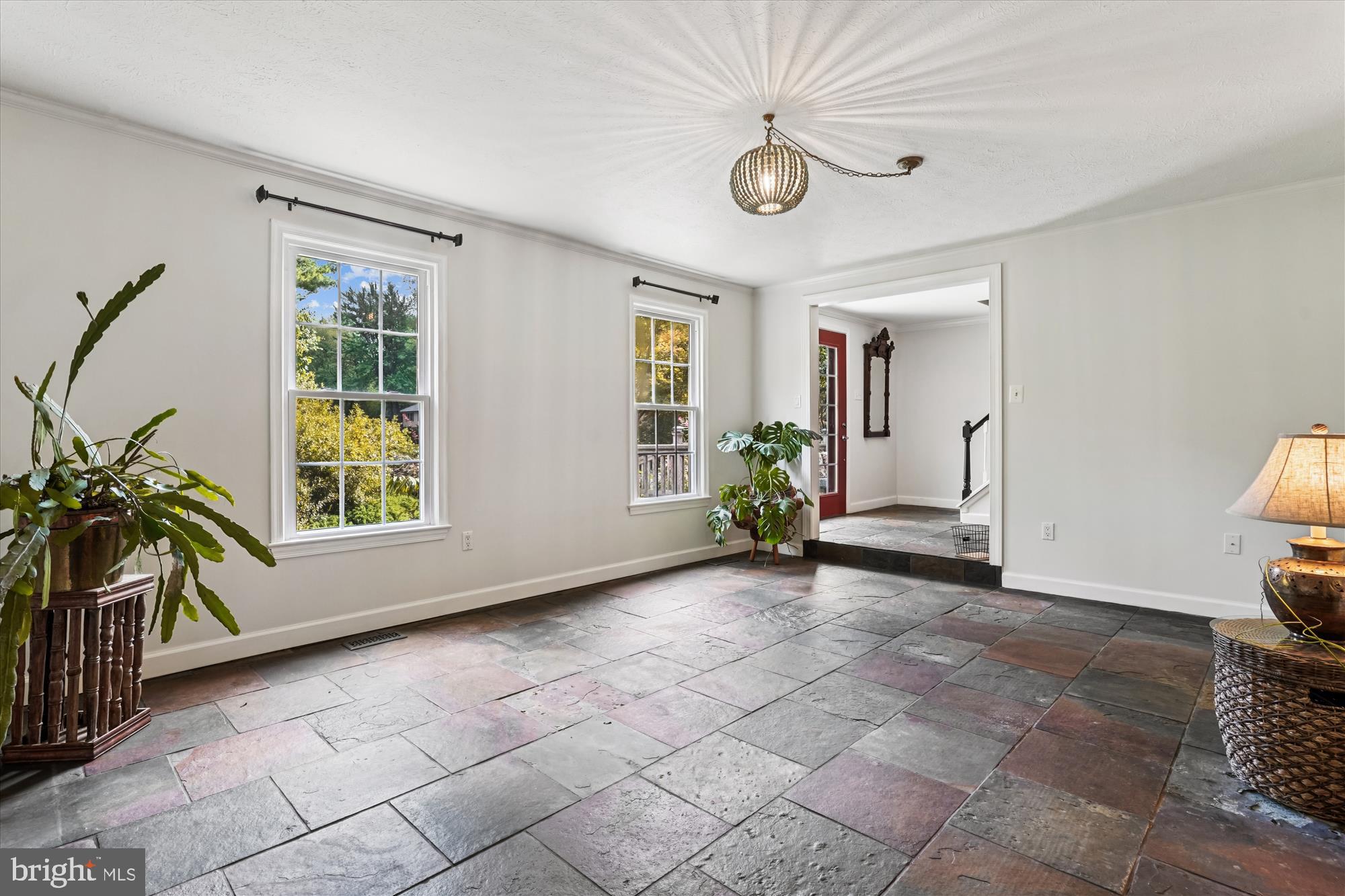 4710 PINECREST COURT