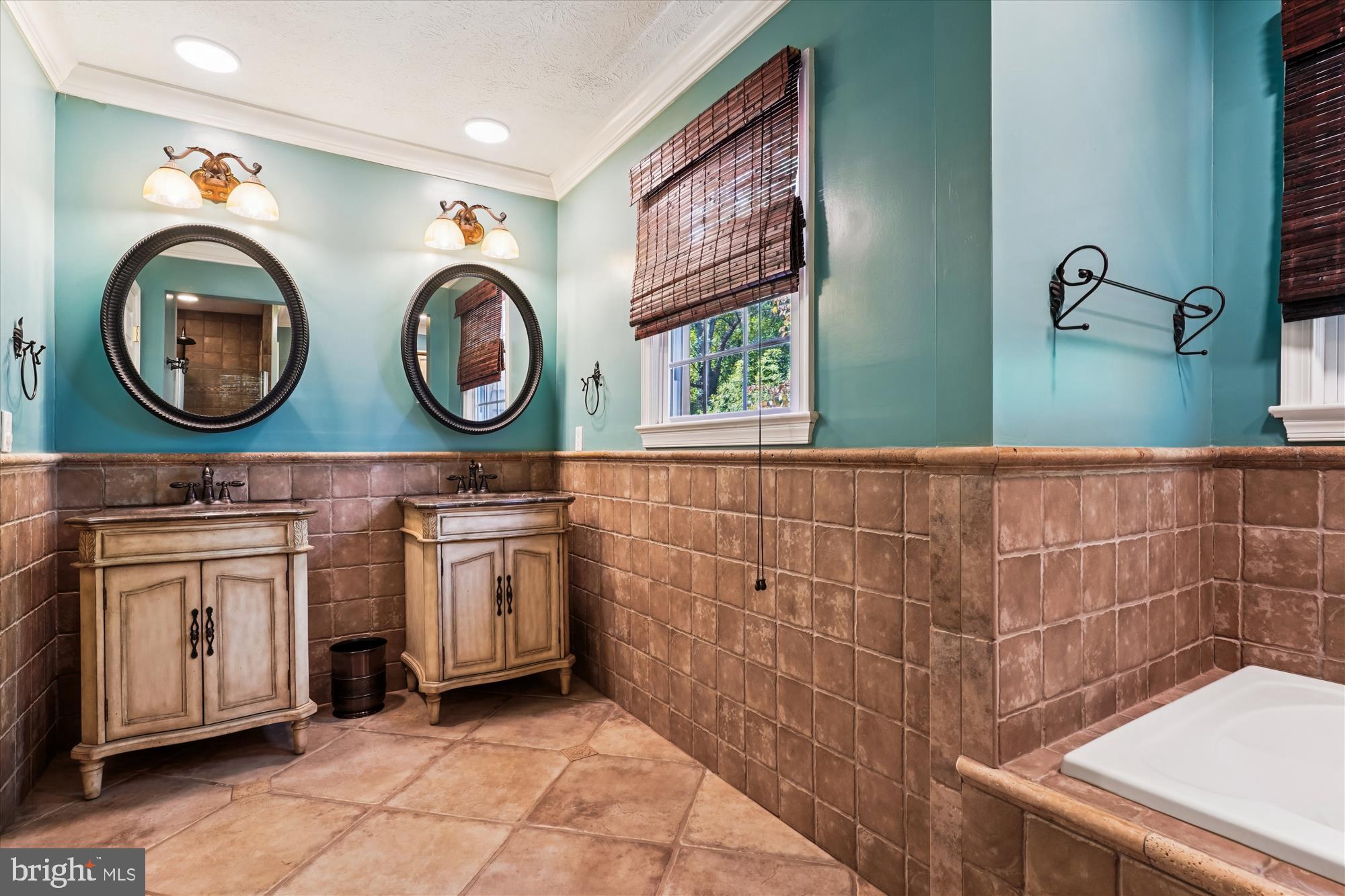 MONTCLAIR - Residential