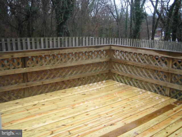 LEEDS SQUARE - Residential Lease