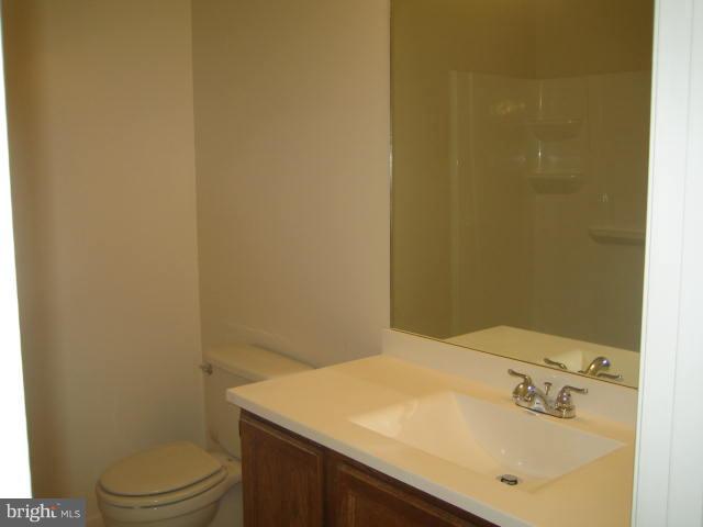 LEEDS SQUARE - Residential Lease