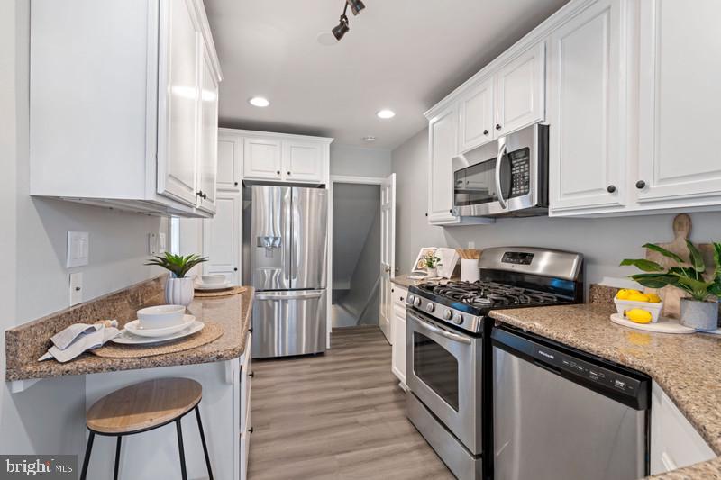 ACADEMY HEIGHTS - Residential