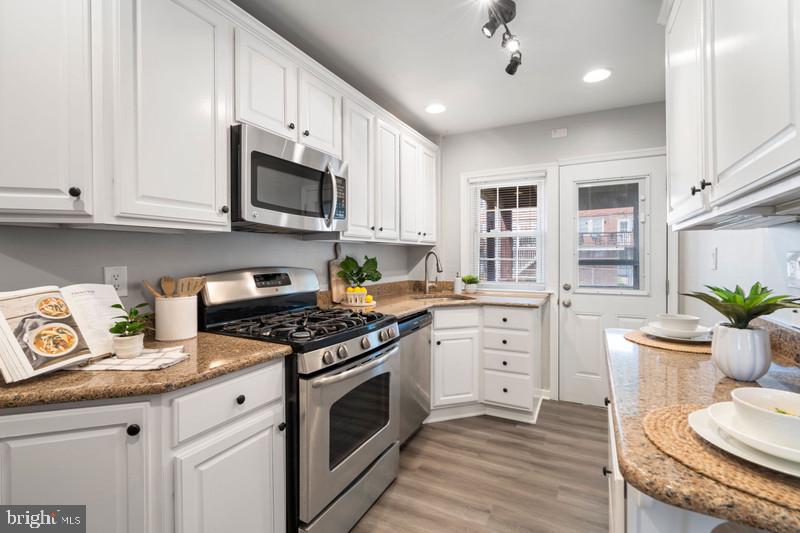 ACADEMY HEIGHTS - Residential