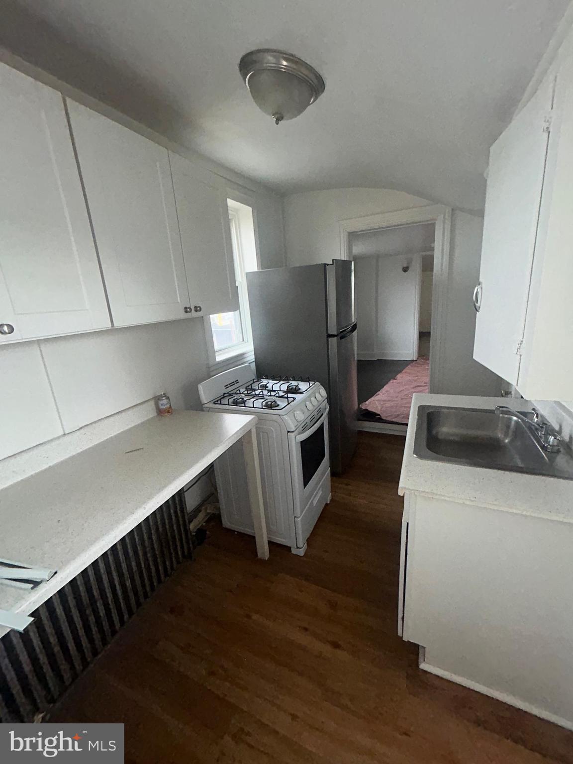 RESIDENTIAL - Residential Lease