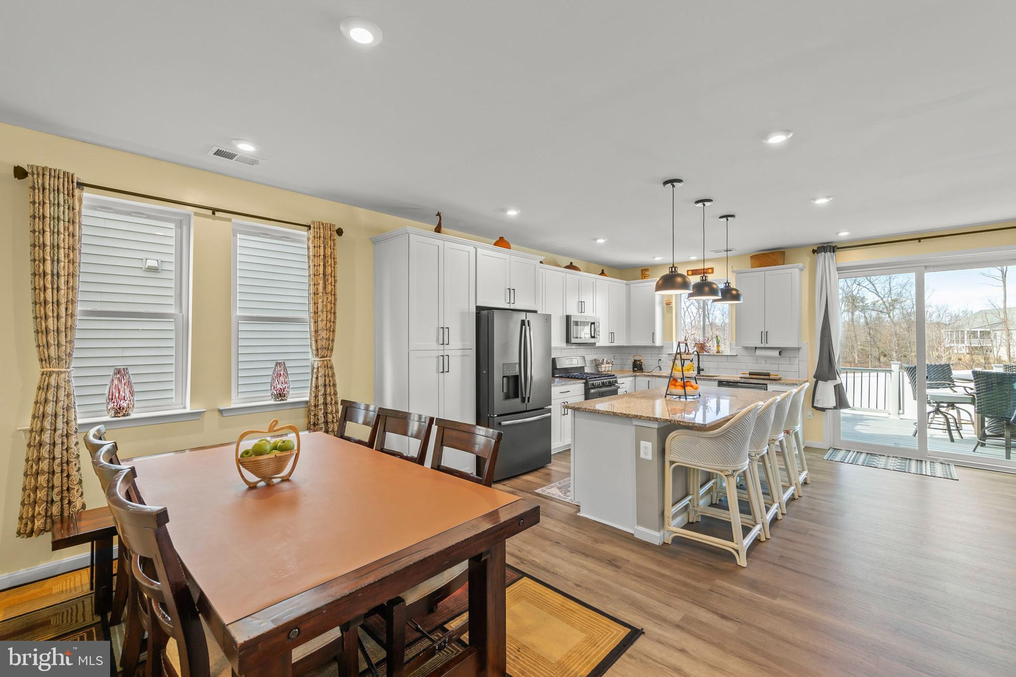 RAVEN OAKS - Residential