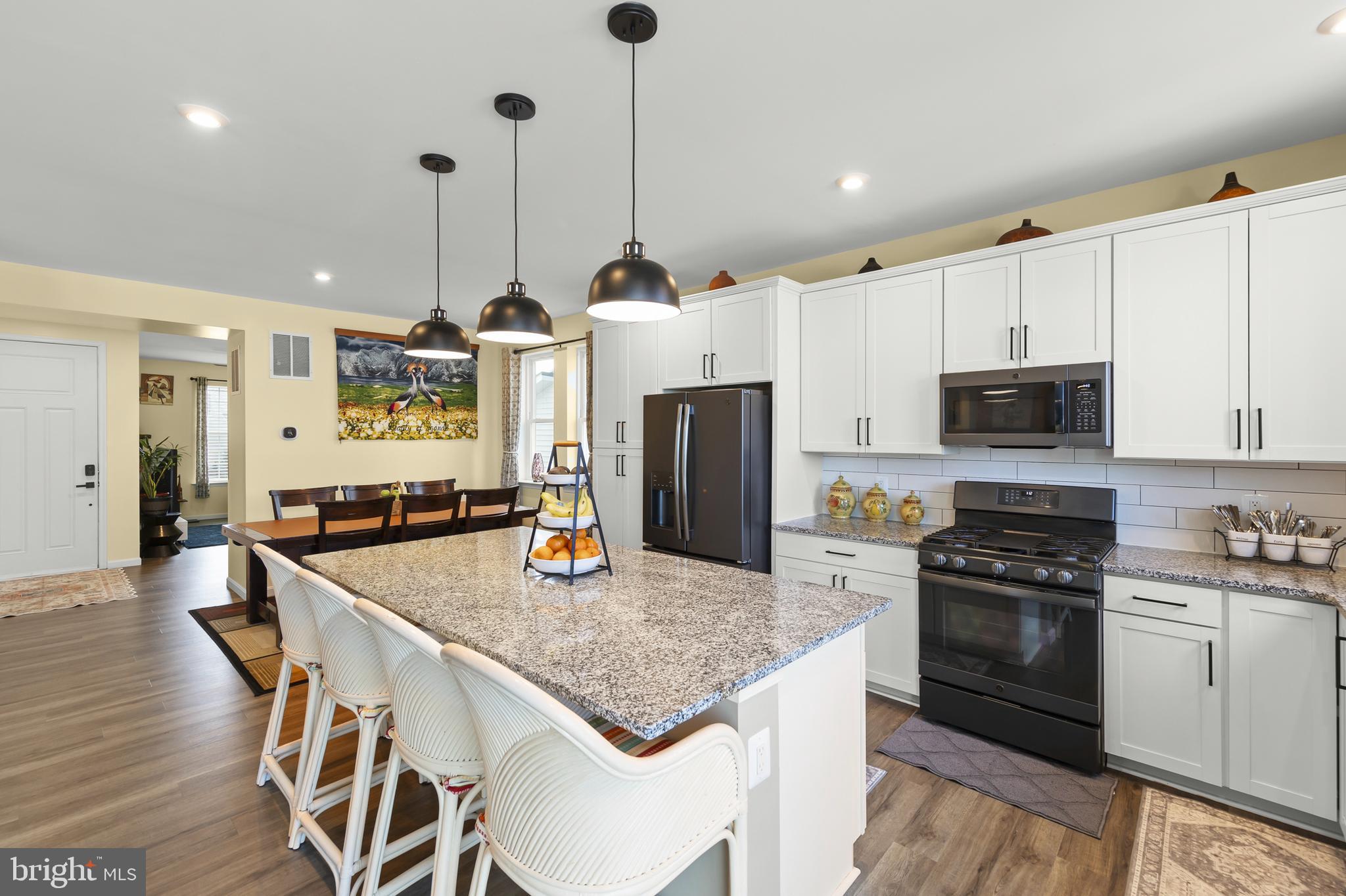 RAVEN OAKS - Residential