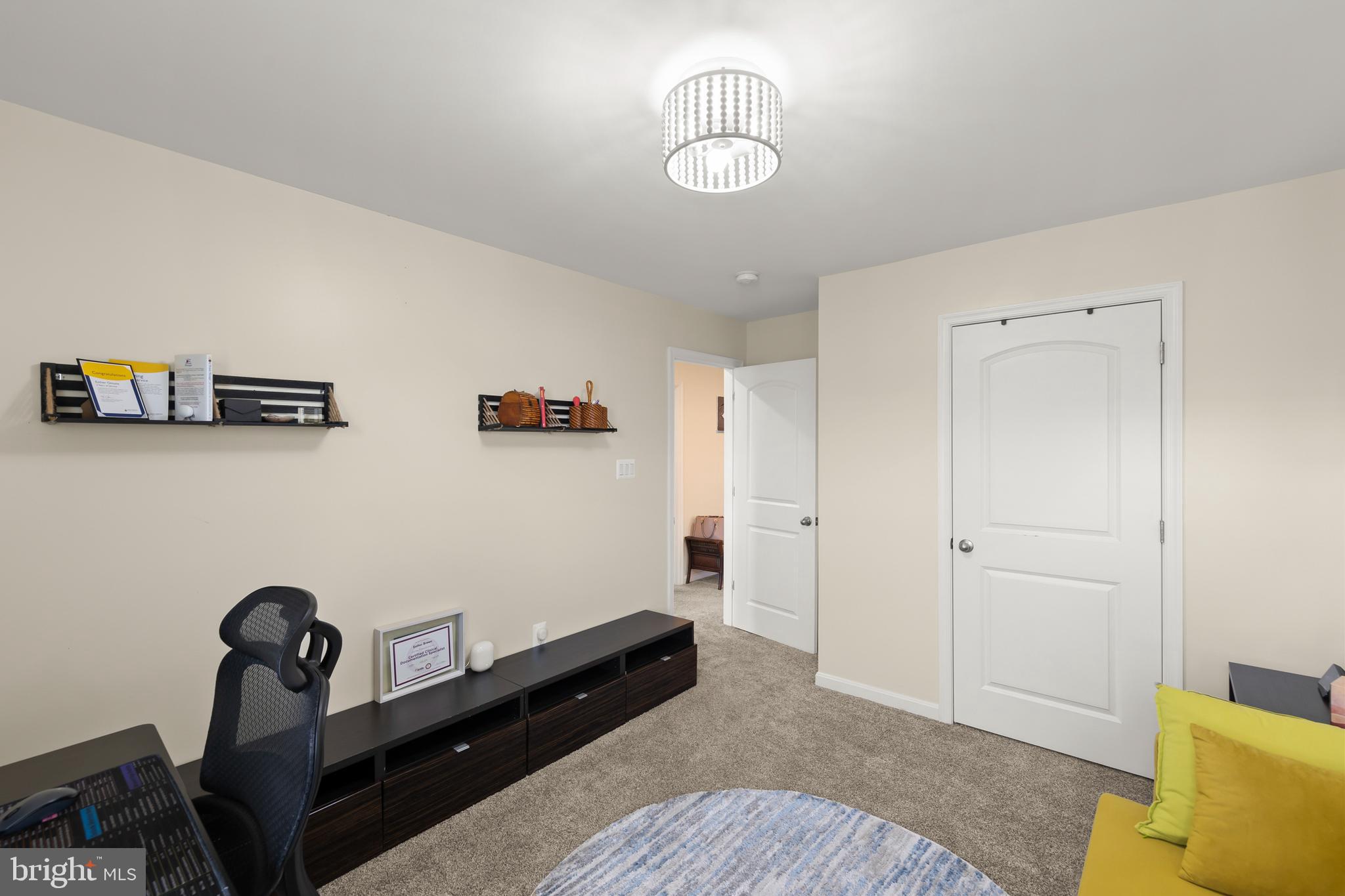 RAVEN OAKS - Residential