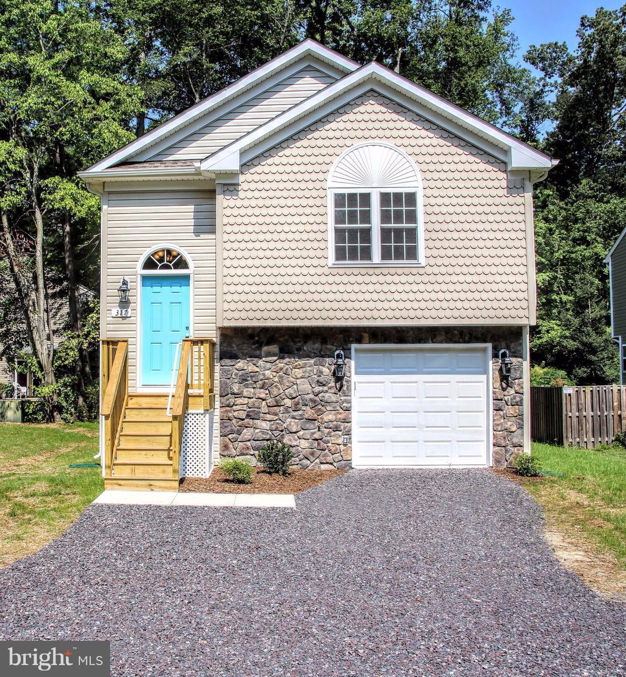 COLONIAL SHORES - Residential