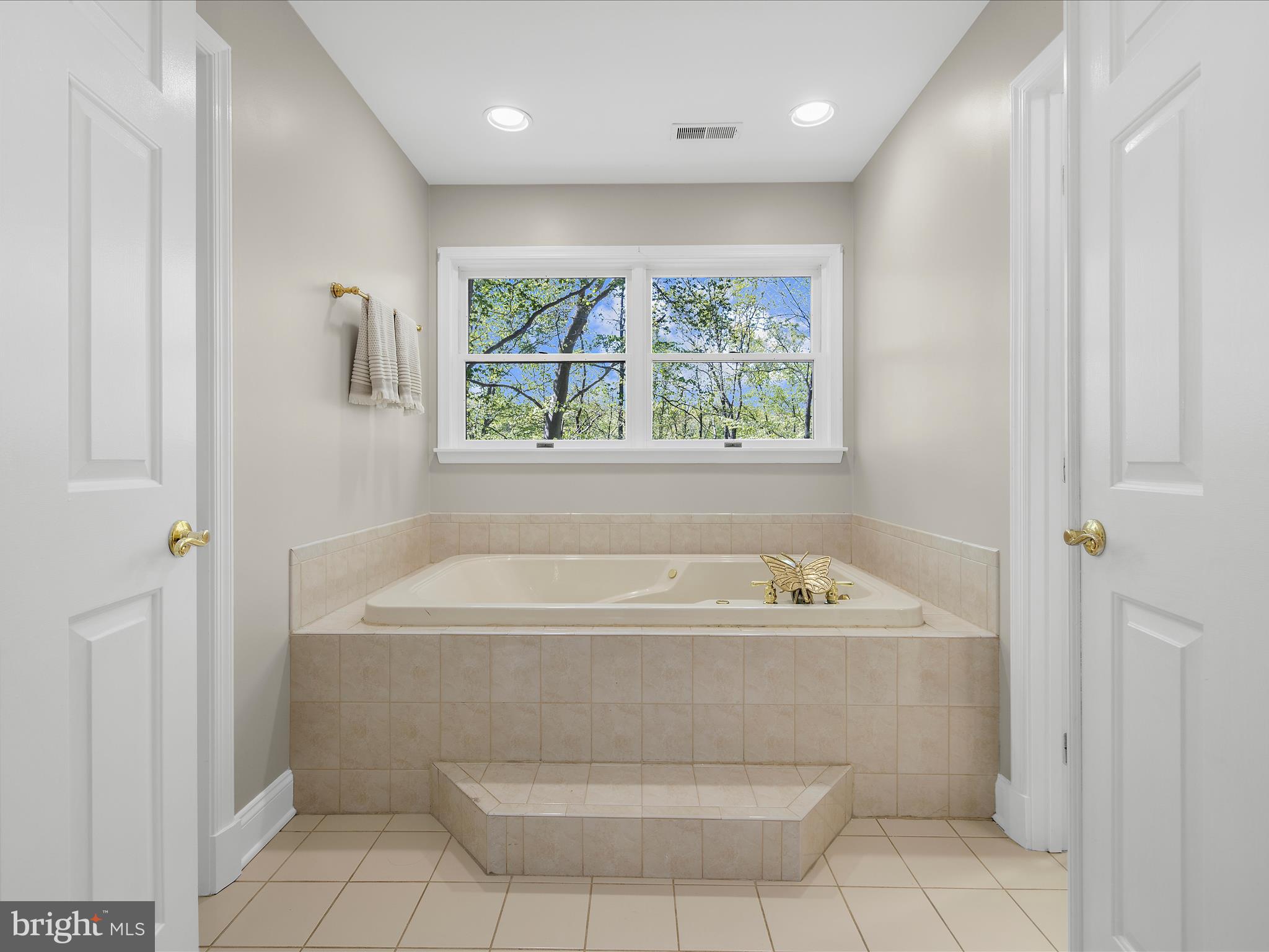 THE RIDGES - Residential