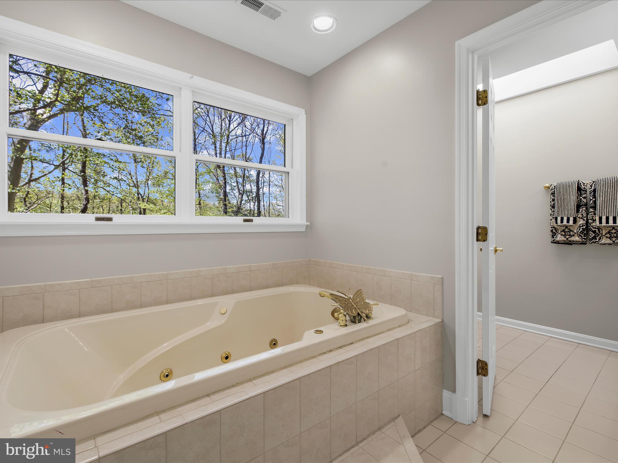 THE RIDGES - Residential