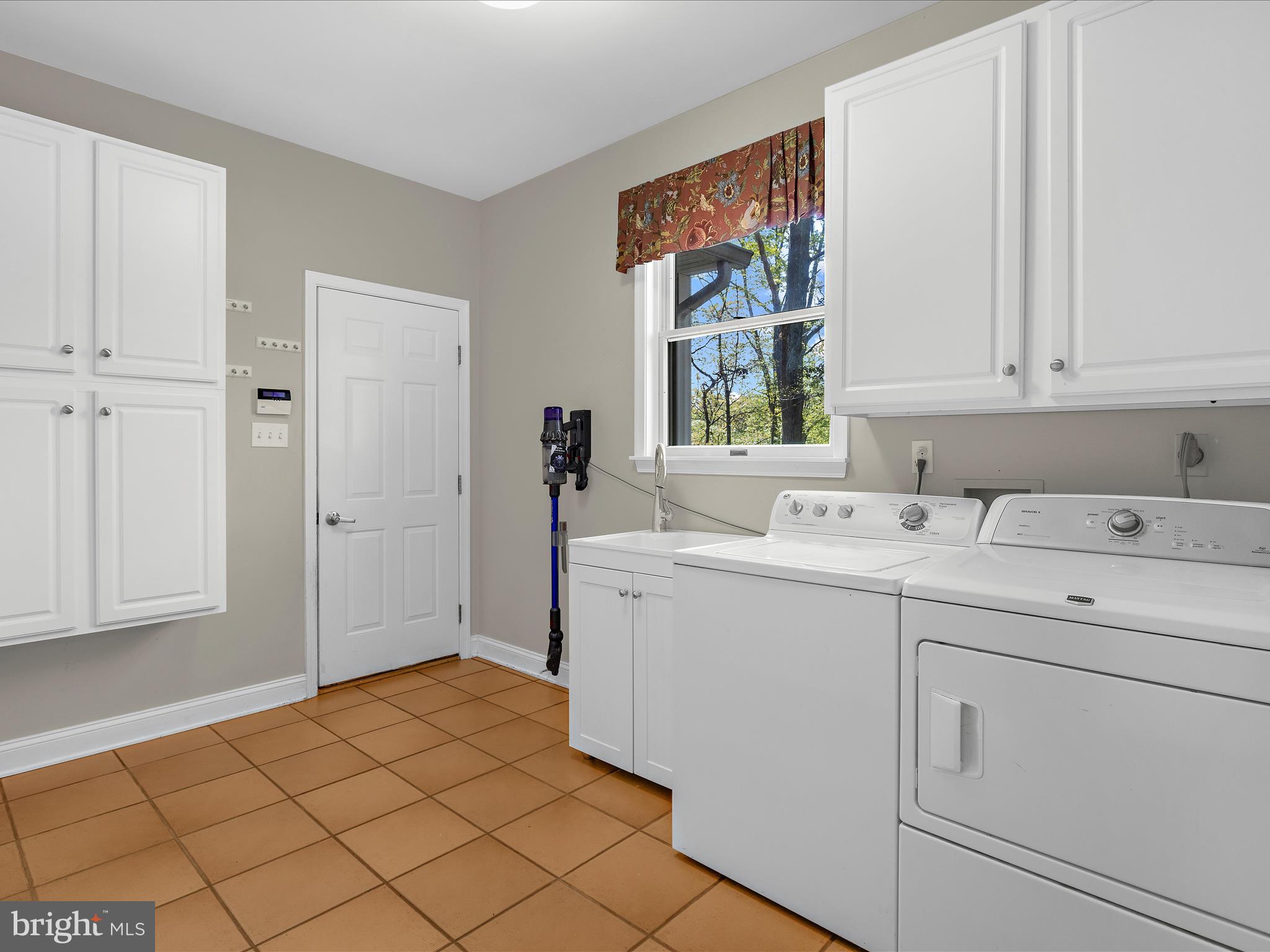 THE RIDGES - Residential