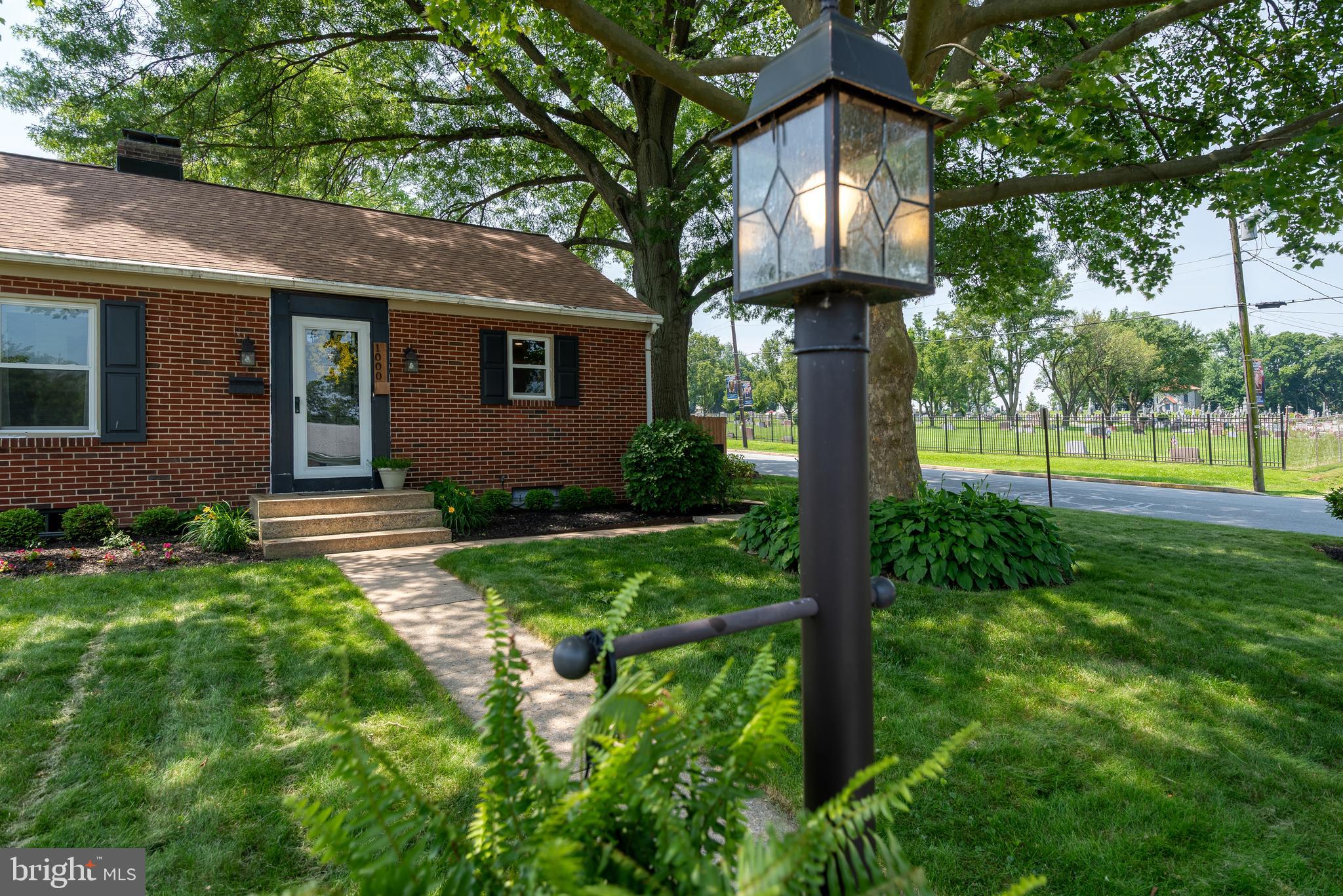 1000 GRINNELL AVENUE