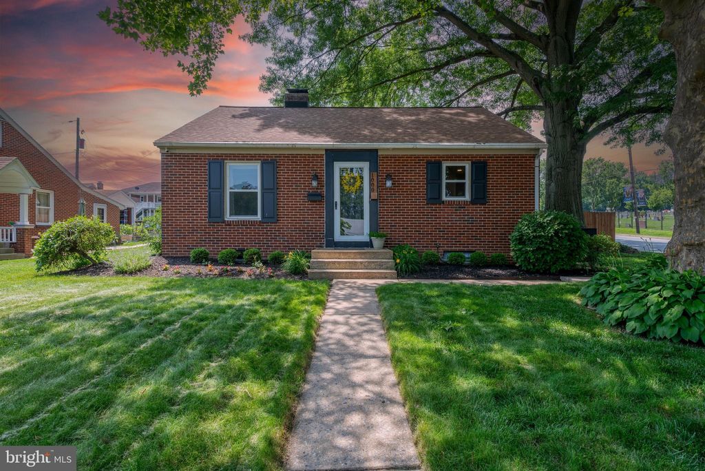 Photo of 1000 Grinnell Avenue, COLUMBIA, PA 17512 (MLS # PALA2071252)