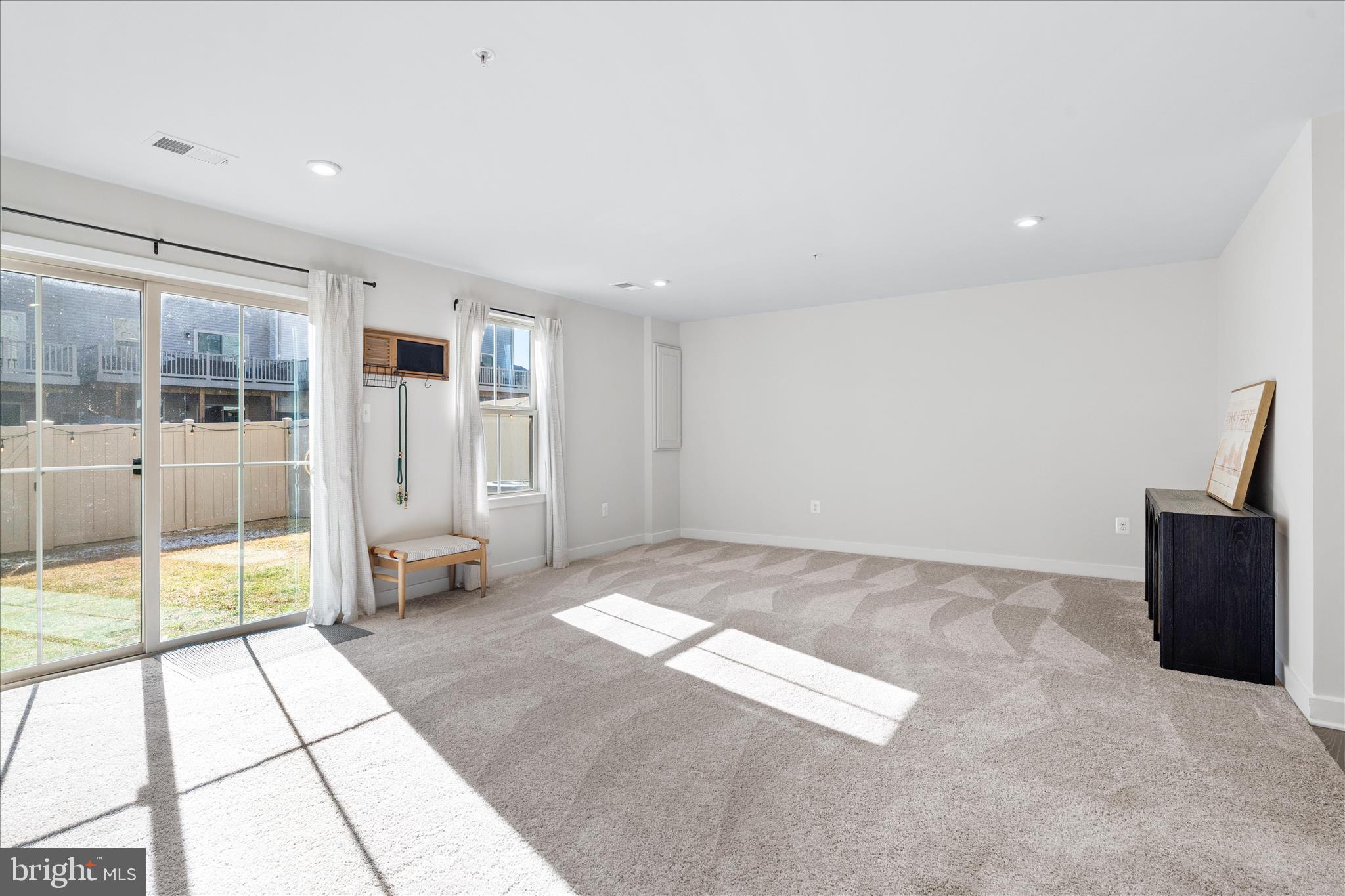 LAKE LINGANORE OAKDALE - Residential