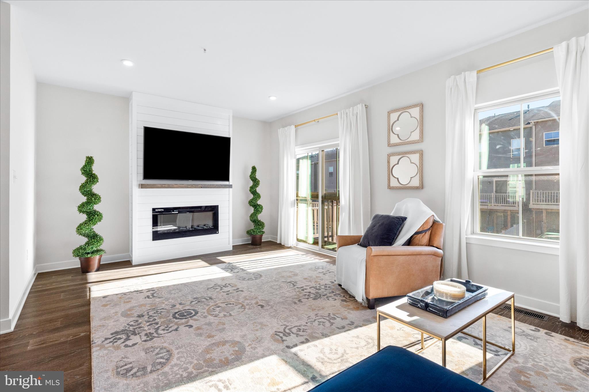 LAKE LINGANORE OAKDALE - Residential