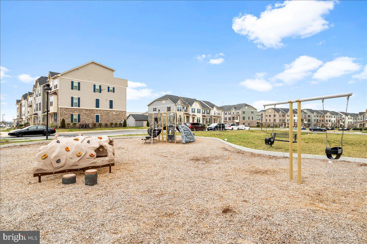 LAKE LINGANORE OAKDALE - Residential