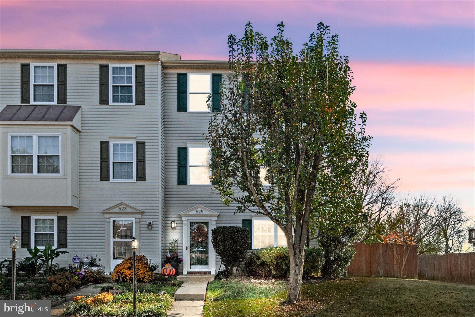 CHARLESTOWN COMMONS - Residential