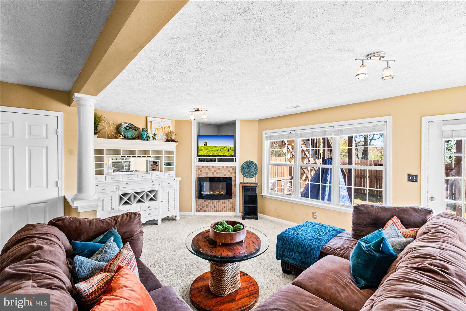 CHARLESTOWN COMMONS - Residential