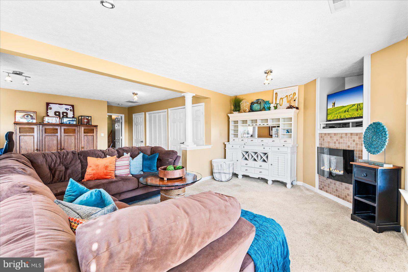 CHARLESTOWN COMMONS - Residential