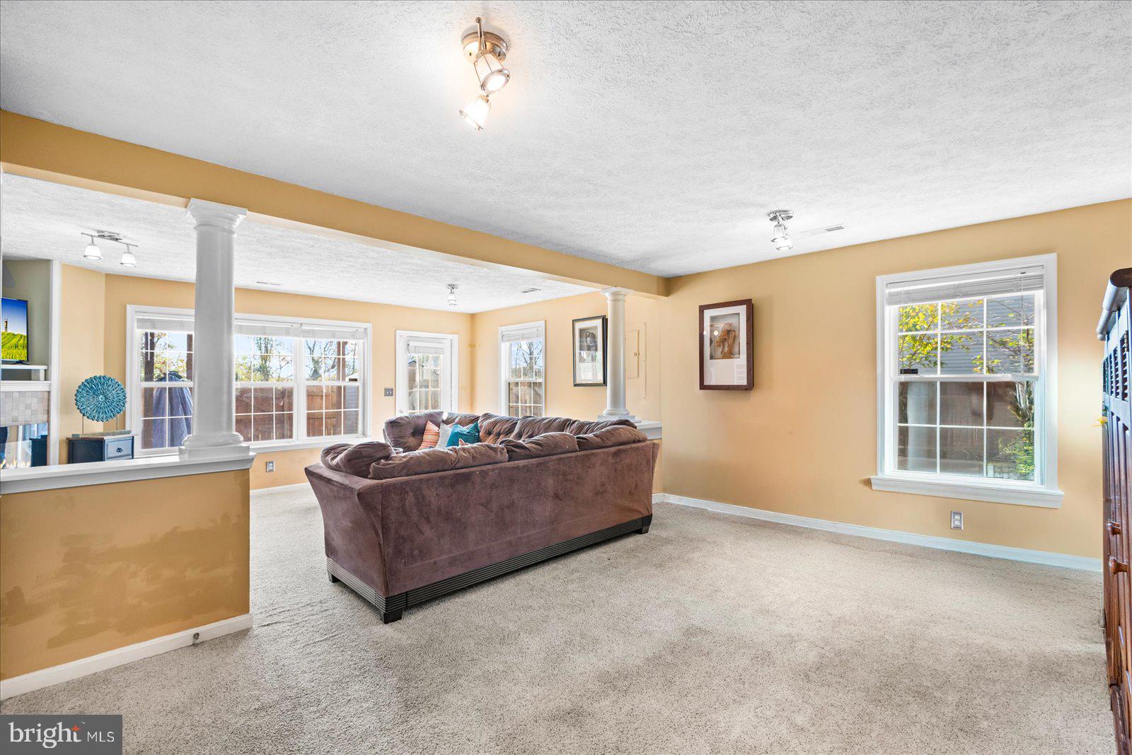 CHARLESTOWN COMMONS - Residential