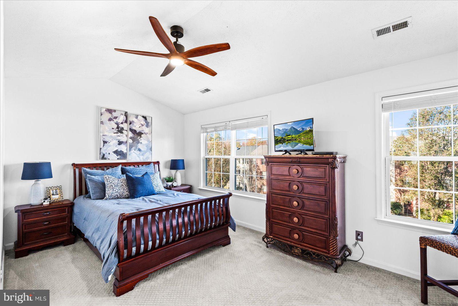 CHARLESTOWN COMMONS - Residential