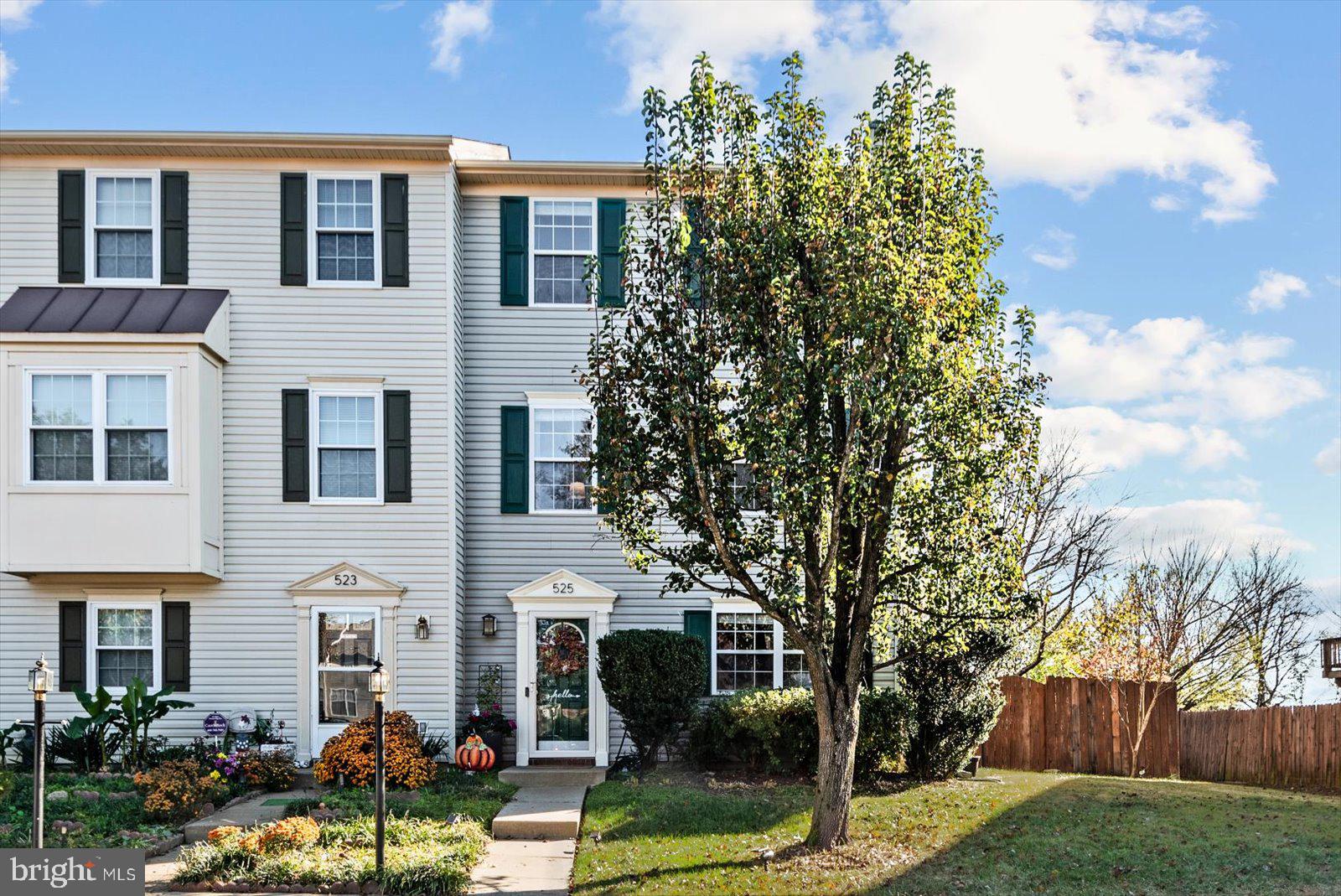 CHARLESTOWN COMMONS - Residential