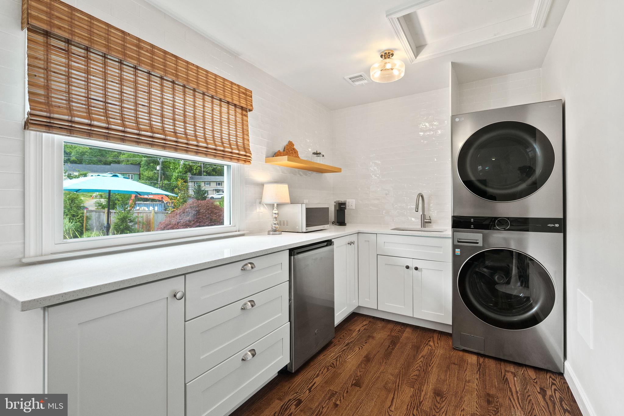 WILTON WOODS - Residential