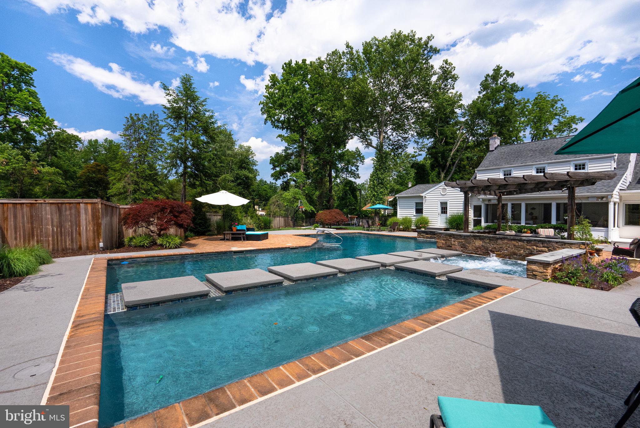 WILTON WOODS - Residential