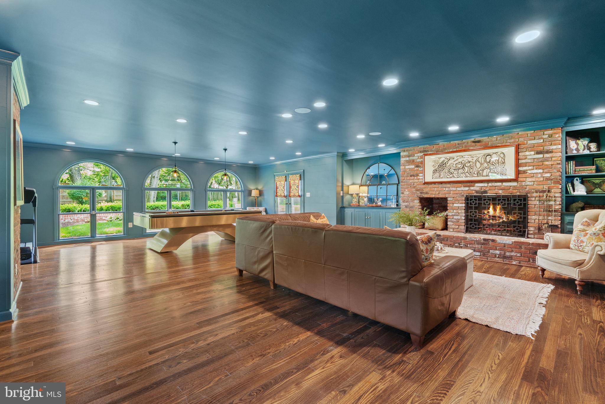 WILTON WOODS - Residential