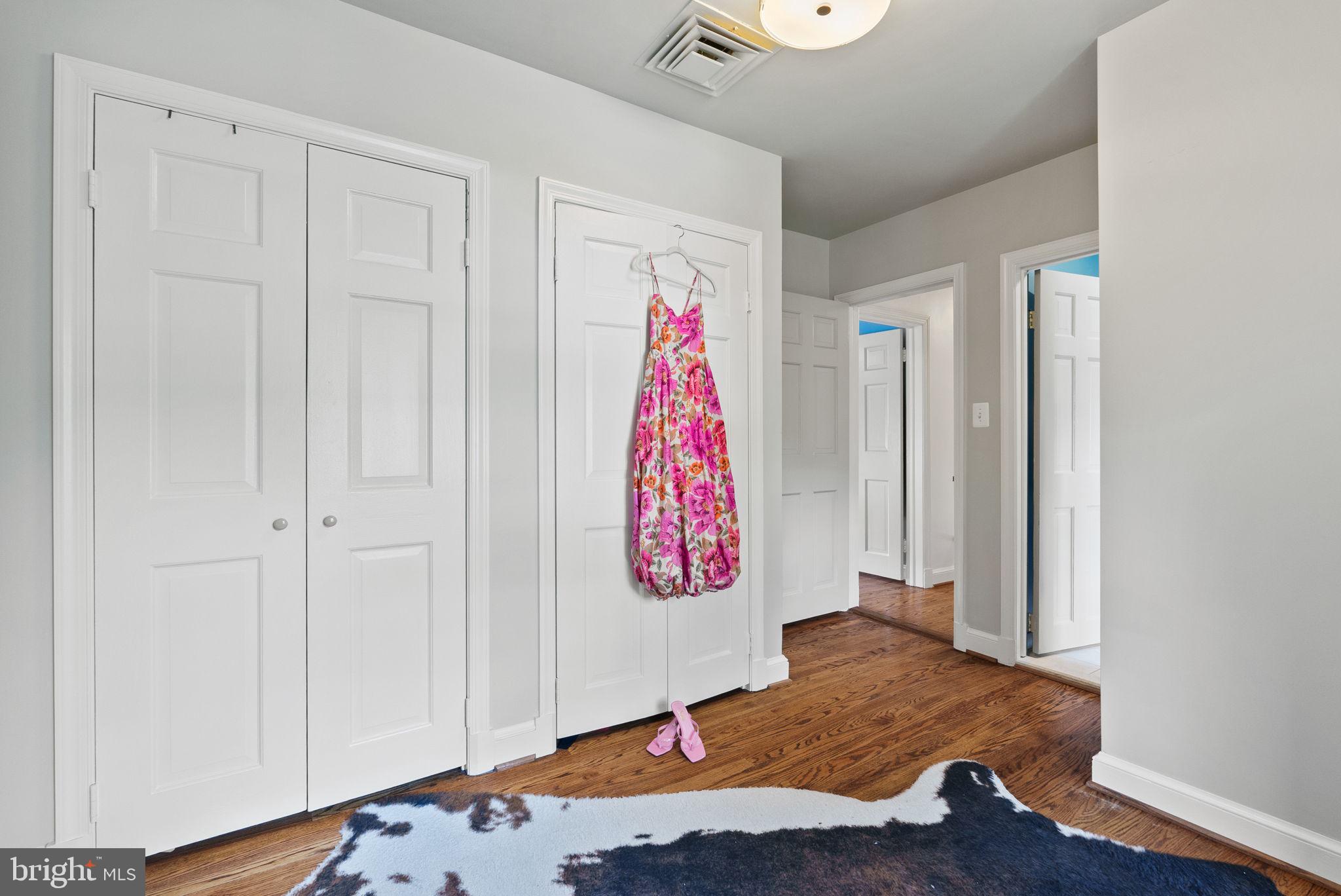 WILTON WOODS - Residential