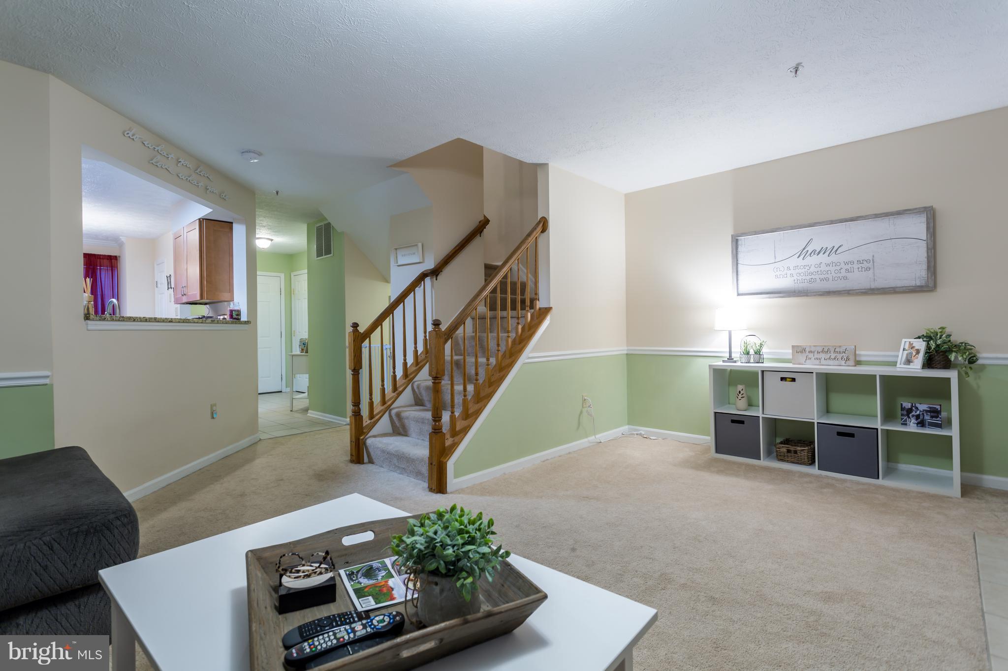 CONSTANT FRIENDSHIP - Residential