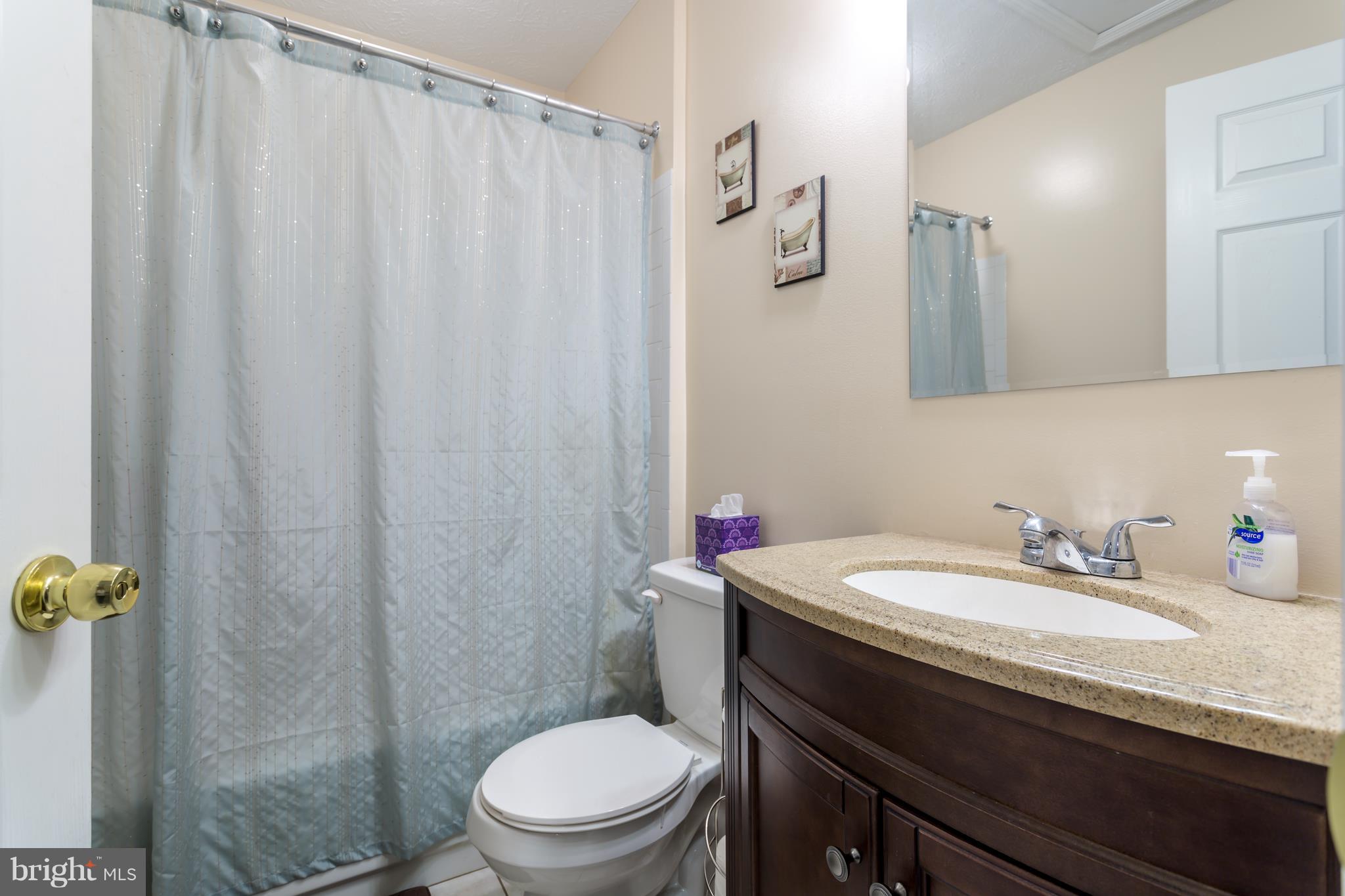 CONSTANT FRIENDSHIP - Residential